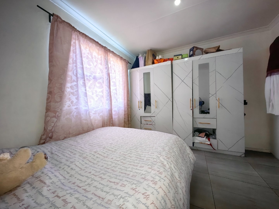 2 Bedroom Property for Sale in Lentegeur Western Cape